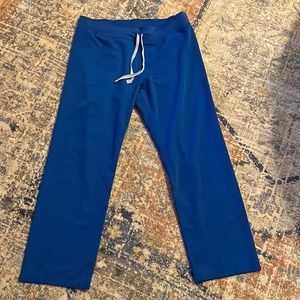 Figs Livingston basic scrub pants in royal blue